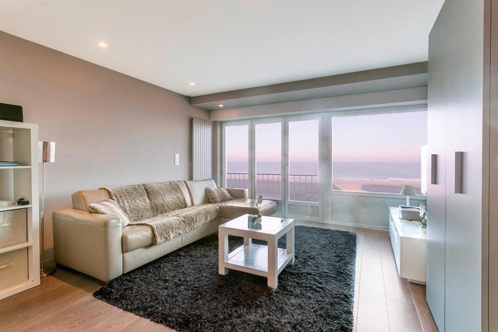 오스텐드 Montezuma Luxe Studio Met Frontaal Zeezicht Zonder Aparte Slaapkamer 아파트 외부 사진